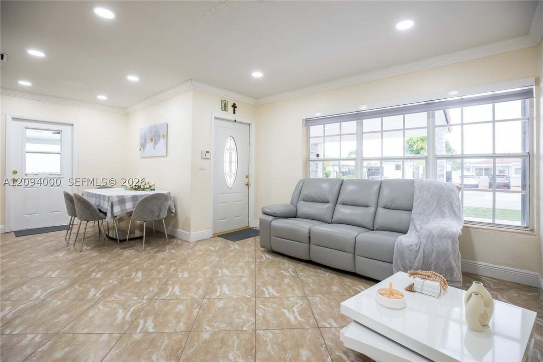 Casa a Hialeah, Florida, Stati Uniti 1 - 18946388