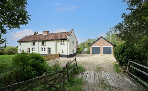 House in Saxlingham Nethergate, England 1