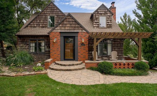 House in Lake Quivira, Kansas, United States 1