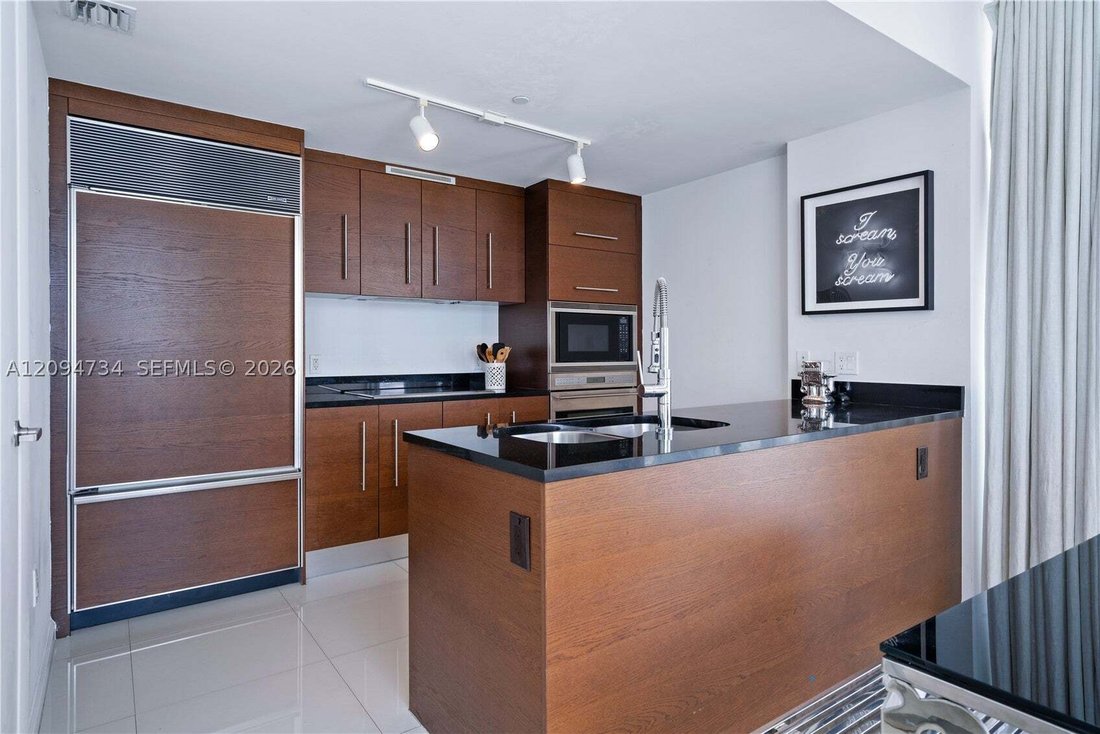 Condo in Miami, Florida, United States 5 - 18946371