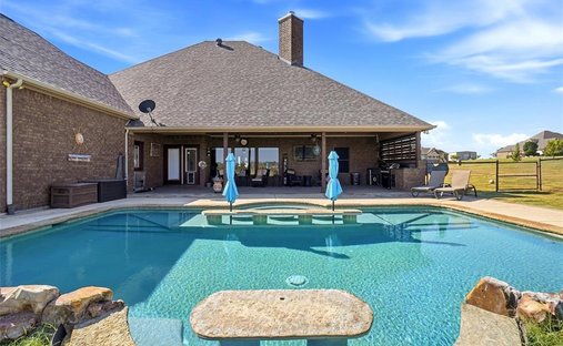 House in Krum, Texas, United States 1