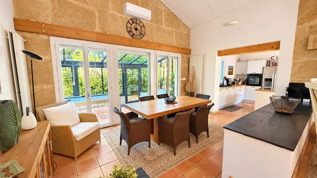 Estate in Beaurecueil, Provence-Alpes-Côte d'Azur, France 4 - 18784670