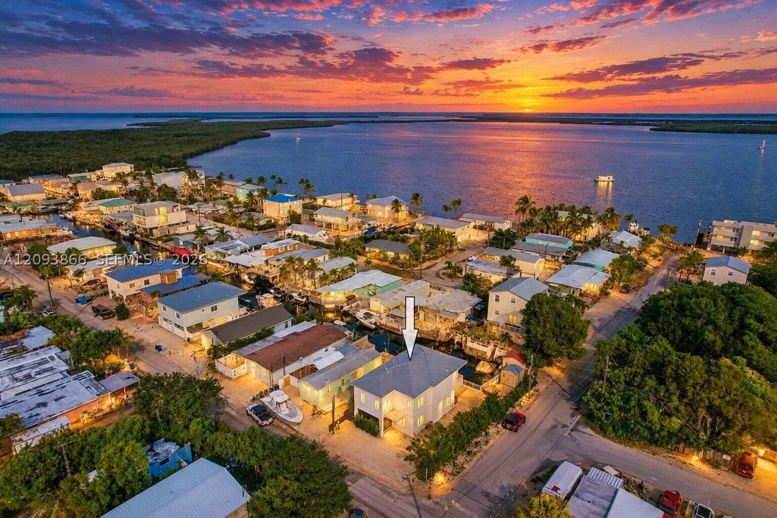 House in Key Colony Beach, Florida, United States 1 - 18943034