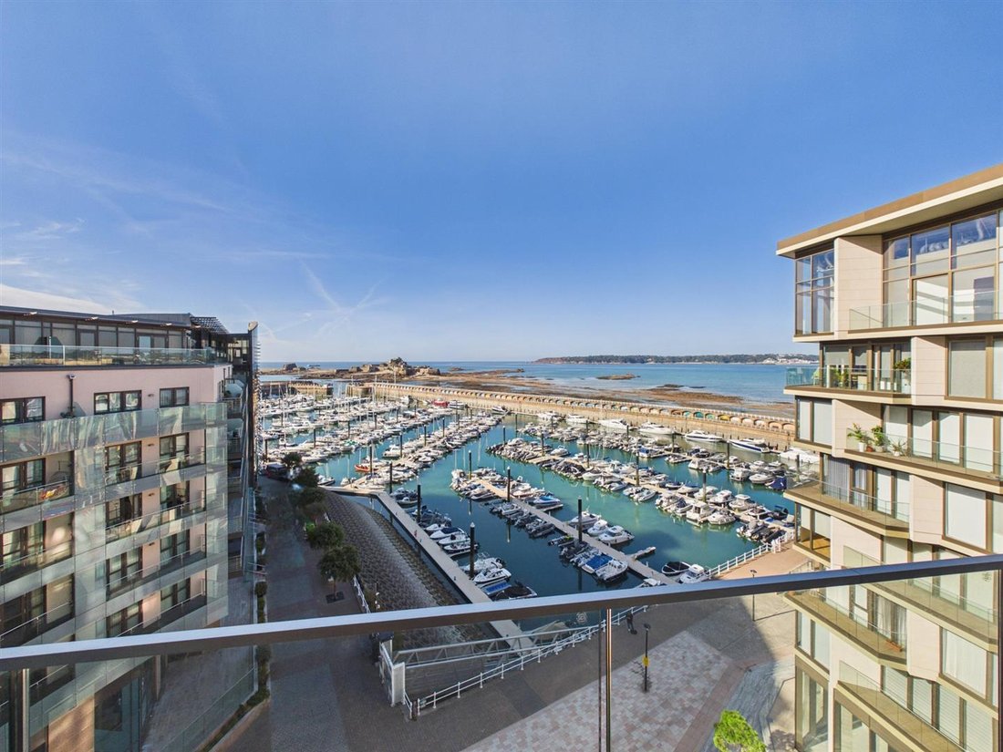 Apartment in Saint Helier, St Helier, Jersey 1 - 14181402
