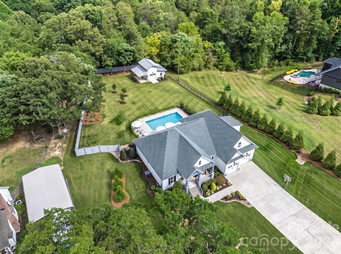 House in Gastonia, North Carolina, United States 3 - 18946477