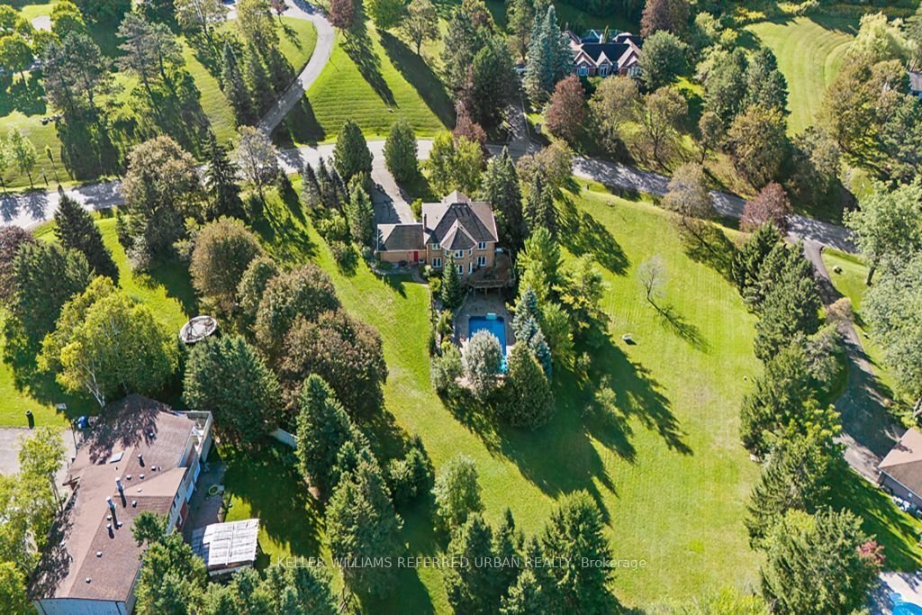 House in Aurora, Ontario, Canada 1 - 18946508