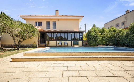 Villa in Carcavelos e Parede, Lisbon, Portugal 1
