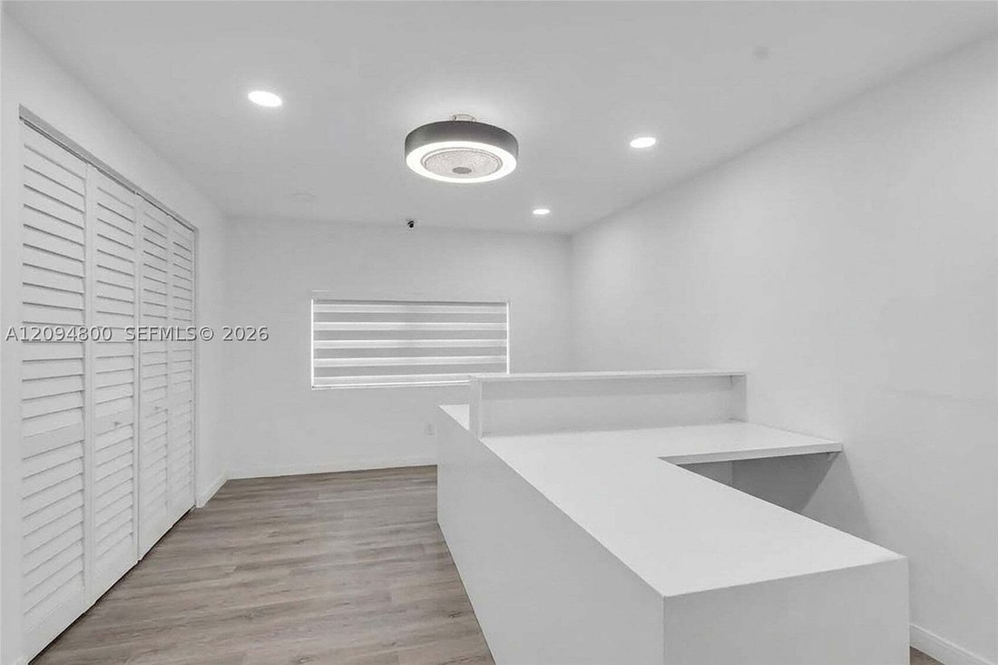 House in Miami, Florida, United States 5 - 18946377