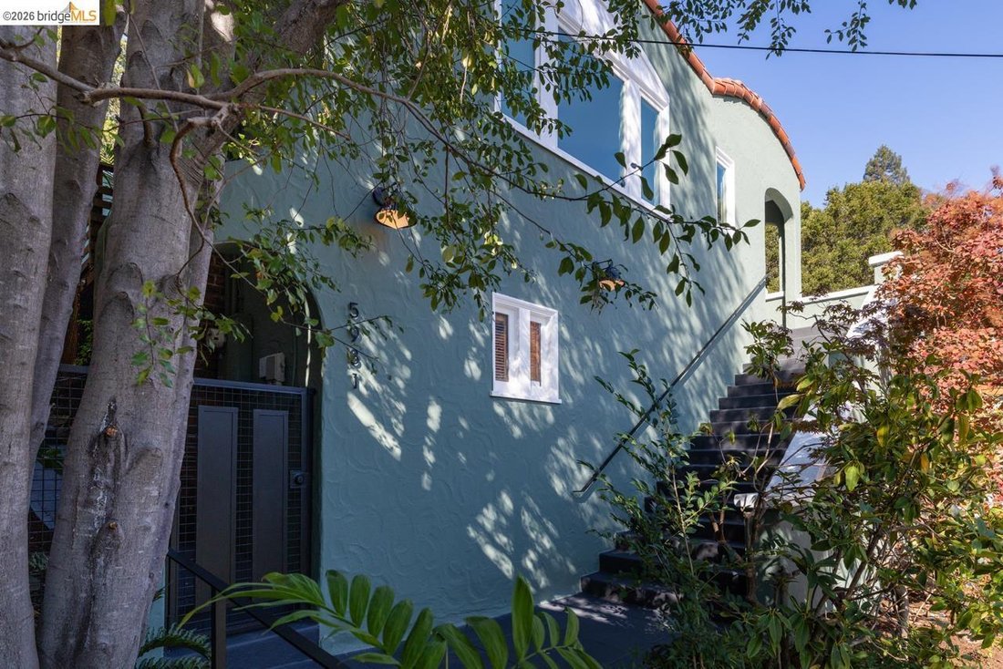 House in Oakland, California, United States 3 - 18946267