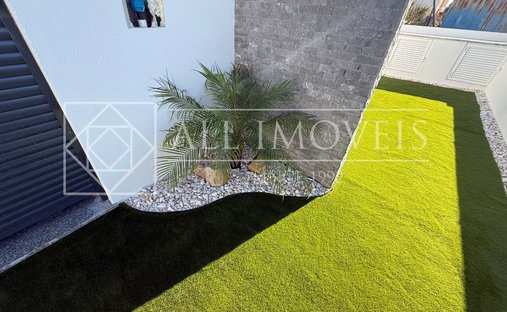 House in Fernao Ferro, Setubal, Portugal 1