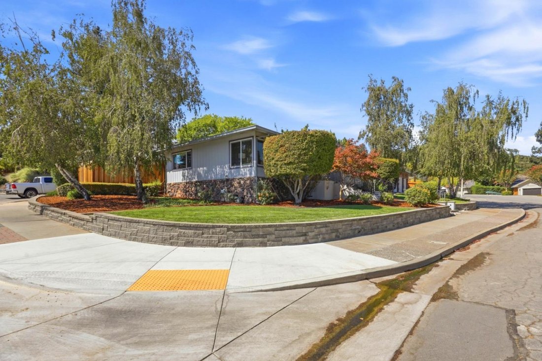 House in Gilroy, California, United States 2 - 18946294