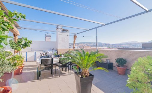 Penthouse in Zaidin, Granada, Spain 1