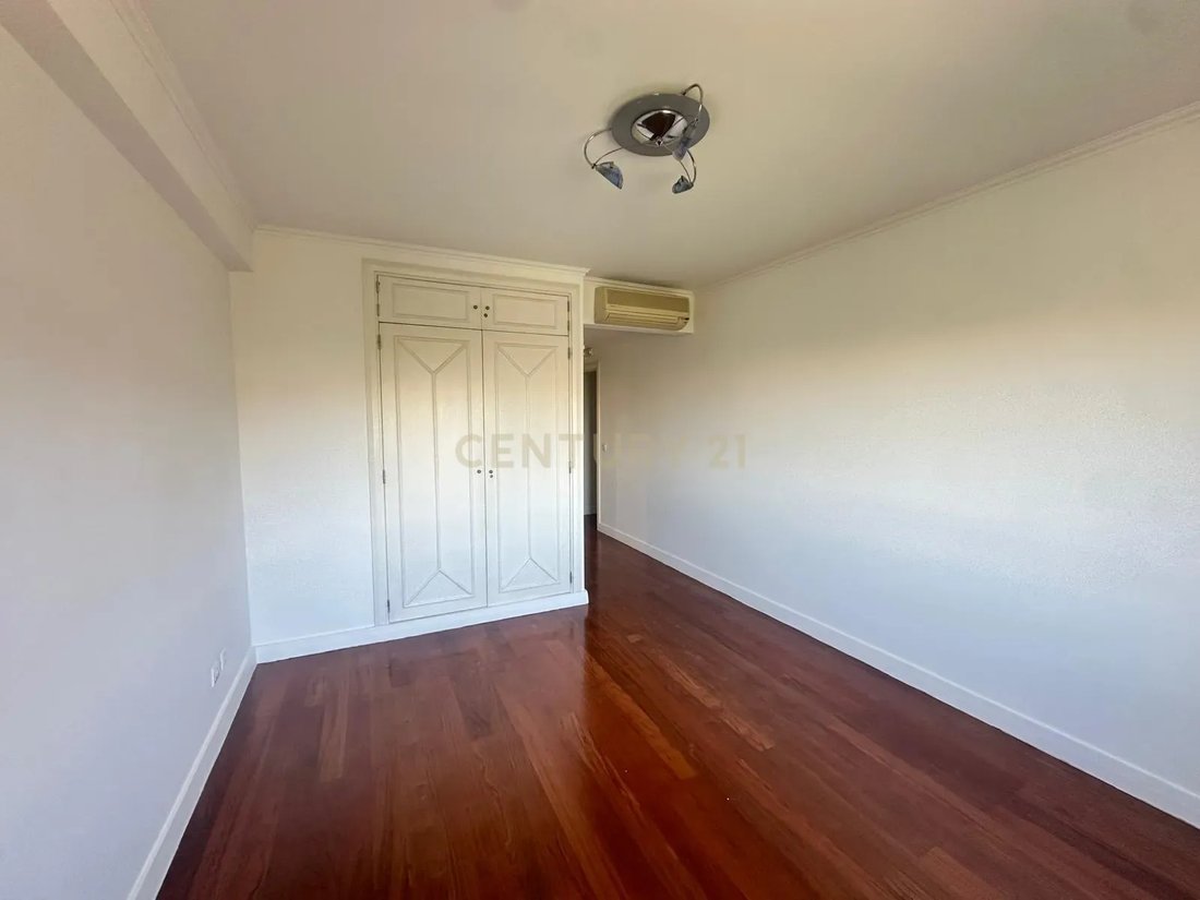 Apartment in Odivelas, Lisbon, Portugal 5 - 18946694