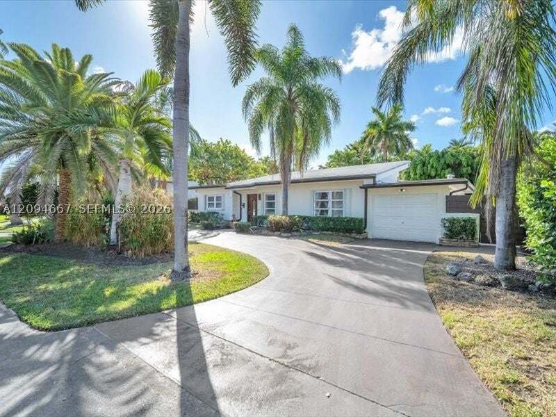 House in Miami, Florida, United States 1 - 18946357
