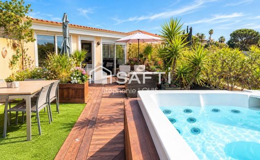 Apartment in Exterieurs, Frejus, France 1