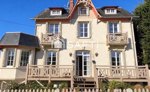 House in Benerville-sur-Mer, Normandy, France 1