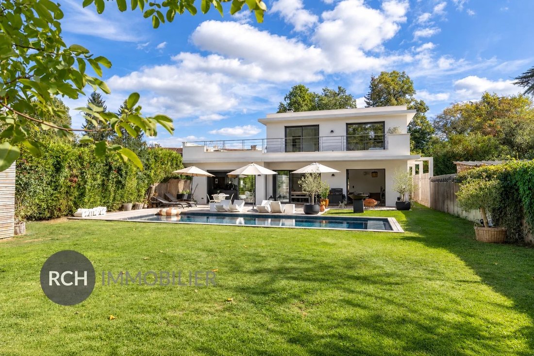 House in Montfort-l'Amaury, Ile-de-France, France 2 - 18947022