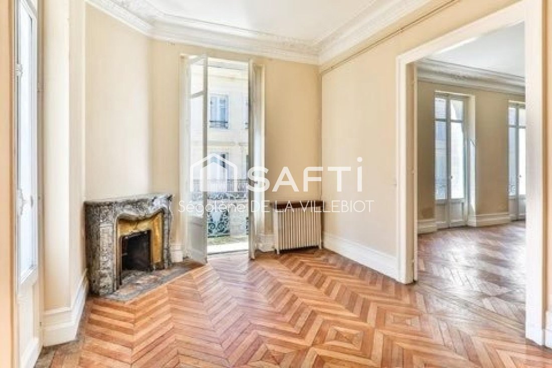 Apartment in Hôtel de Ville-Quinconce-Saint Seurin-Fondaudège, Bordeaux, France 5 - 18947615