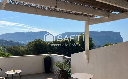 House in Peripherie, Cassis, France 1