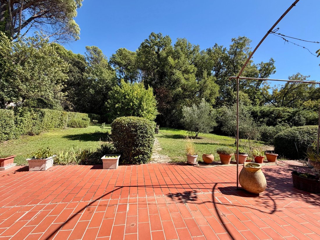 House in Bouc-Bel-Air, Provence-Alpes-Côte d'Azur, France 2 - 18947620