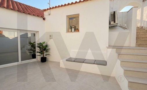 House in Oeiras e Sao Juliao da Barra, Paco de Arcos e Caxias, Lisbon, Portugal 1
