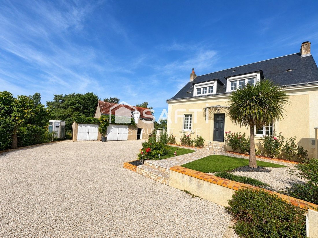 House in Saint-Cyr-sur-Loire, Centre-Val de Loire, France 1 - 18919444