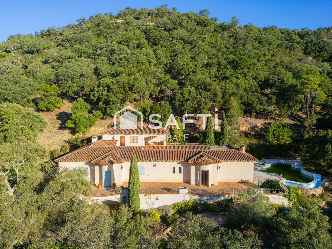 House in La Môle, Provence-Alpes-Côte d'Azur, France 3 - 17713580