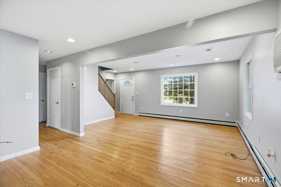 House in Milford, Connecticut, United States 3 - 18946775