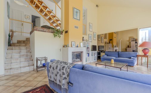House in Mail-Canzio-Jouvet, Talant, France 1