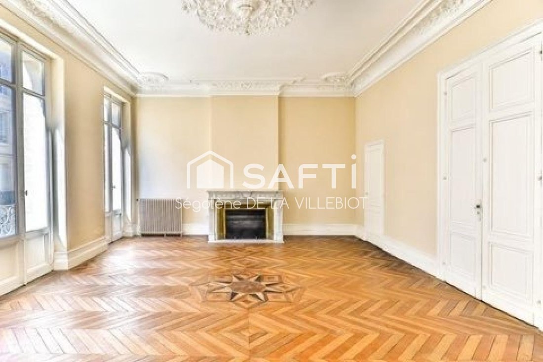 Apartment in Hôtel de Ville-Quinconce-Saint Seurin-Fondaudège, Bordeaux, France 3 - 18947615
