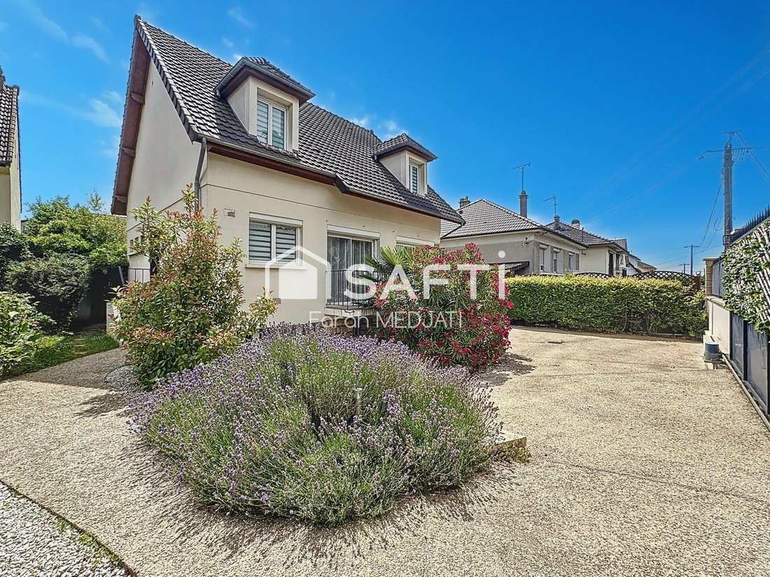 House in Taverny, Ile-de-France, France 1 - 17713420