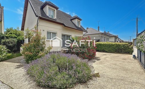 House in Taverny, Ile-de-France, France 1