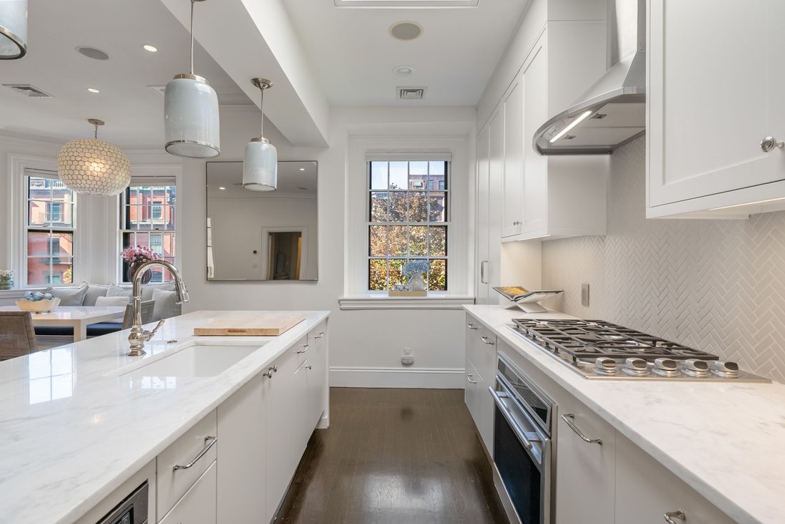 Condo in Boston, Massachusetts, United States 4 - 18946826