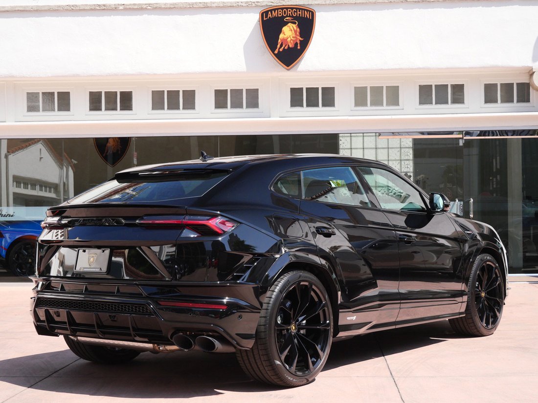 Suv in Beverly Hills, CA, United States 3 - 18946989