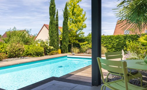 House in Mail-Canzio-Jouvet, Talant, France 1