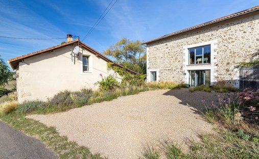 Villa in Piegut-Pluviers, Nouvelle-Aquitaine, France 1