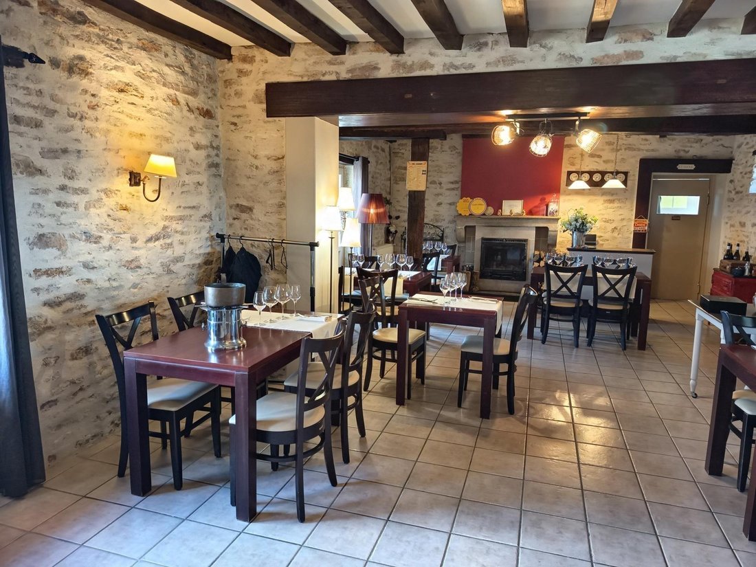 Volnay, Bourgogne – Franche-Comté, France 3 - 18947654