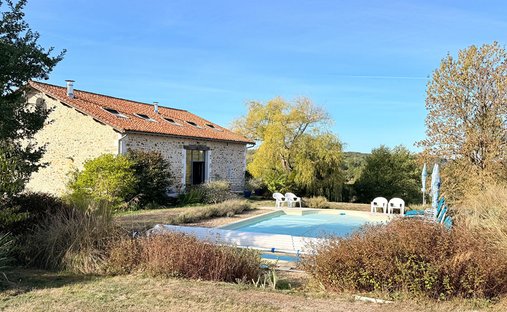 Villa a Piegut-Pluviers, Nuova Aquitania, Francia 1