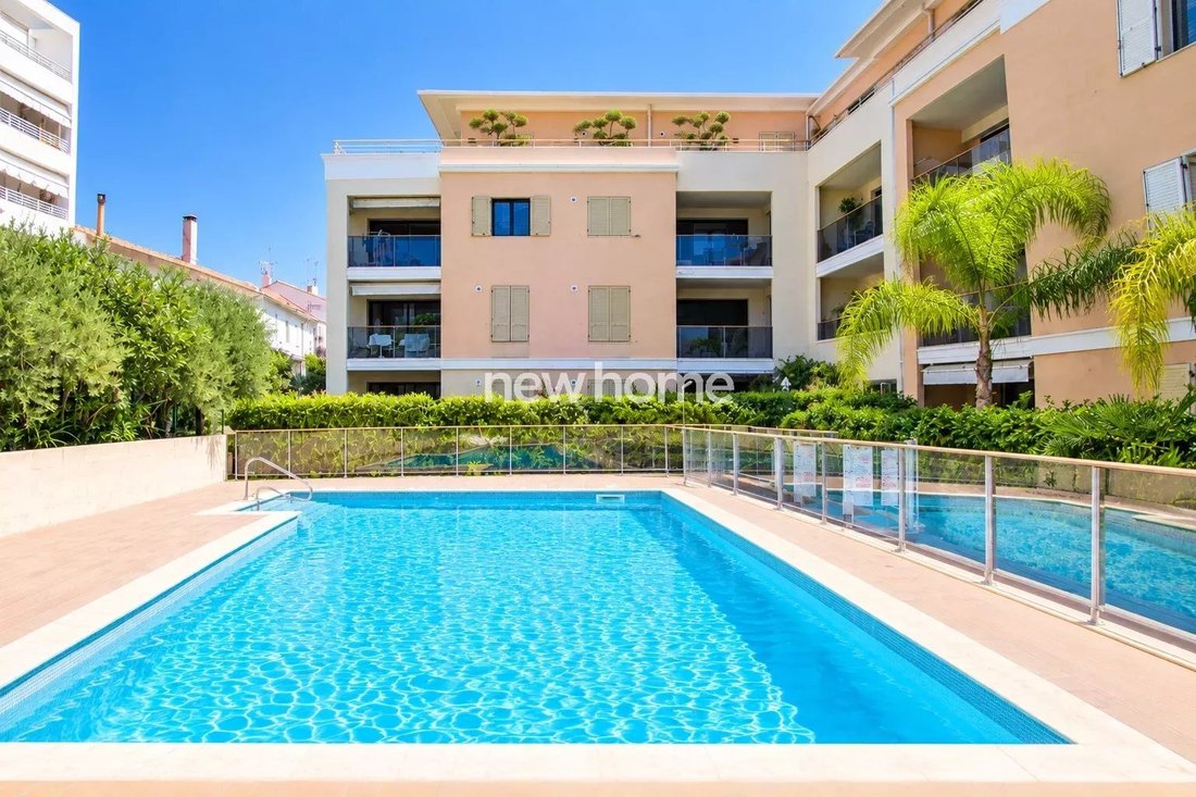 Apartment in La Source, Cannes, France 2 - 18946952