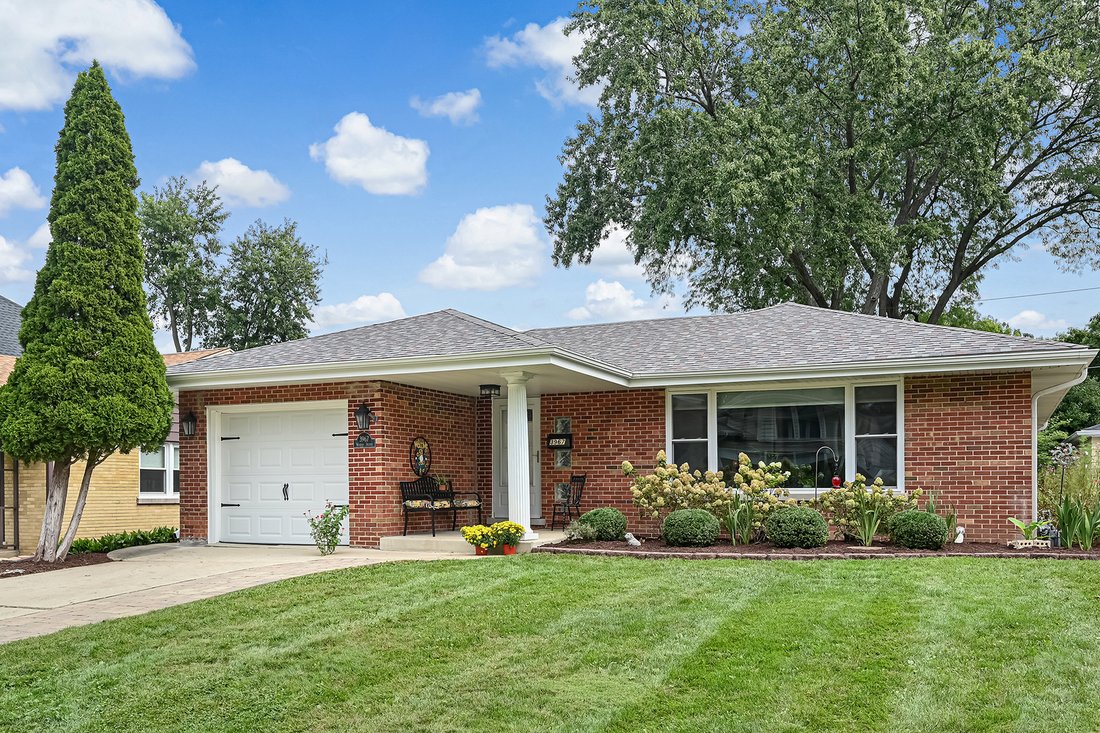 House in Western Springs, Illinois, United States 2 - 18947144