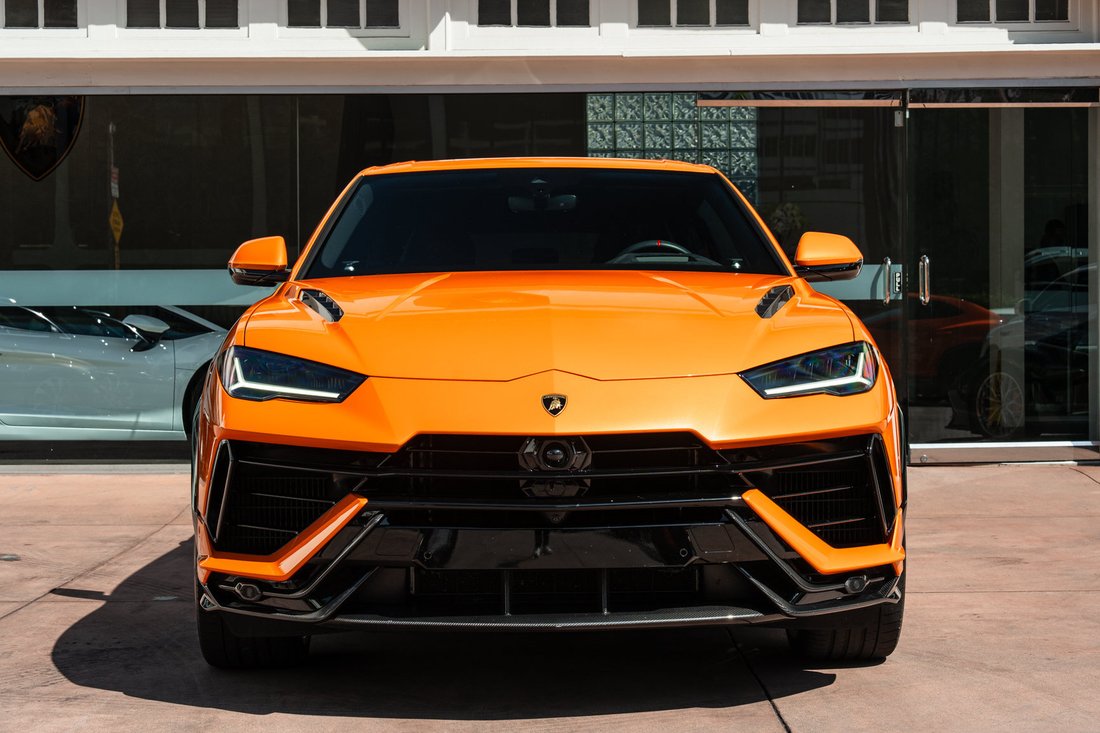 Suv in Beverly Hills, CA, United States 5 - 18946977