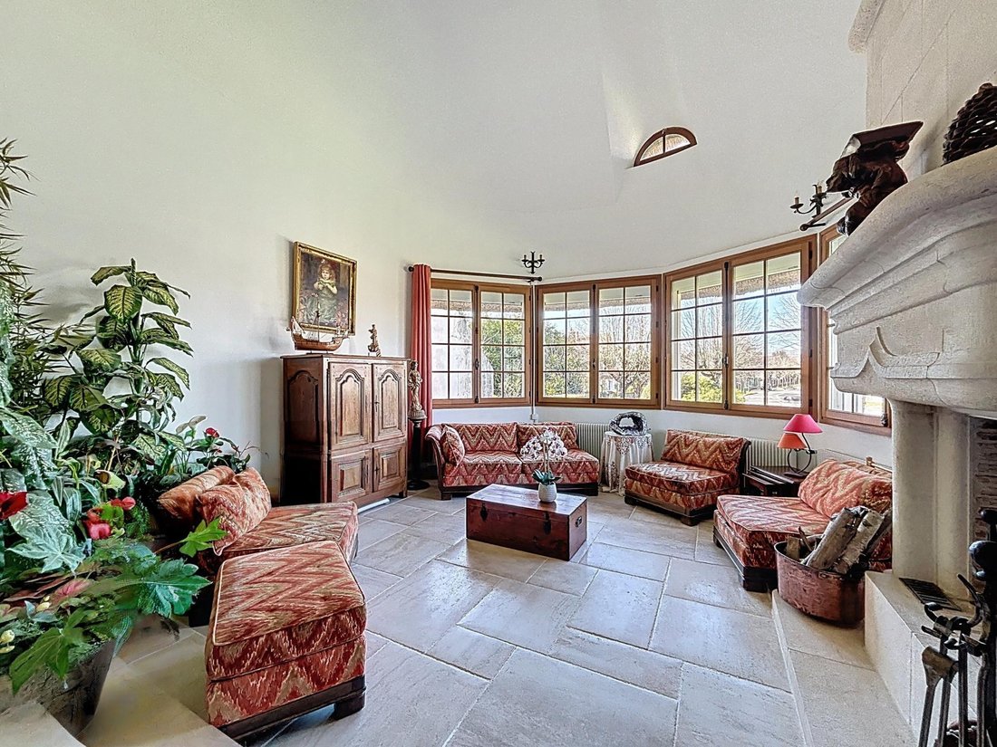 House in Le Mesnil-Saint-Denis, Ile-de-France, France 4 - 17532927