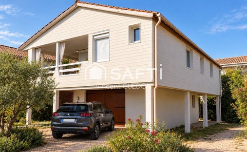 House in Ile Saint-Martin, Occitania, France 1