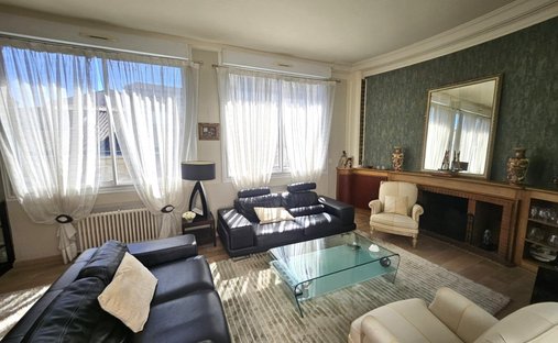 Apartment in Hôtel de Ville-Quinconce-Saint Seurin-Fondaudège, Bordeaux, France 1