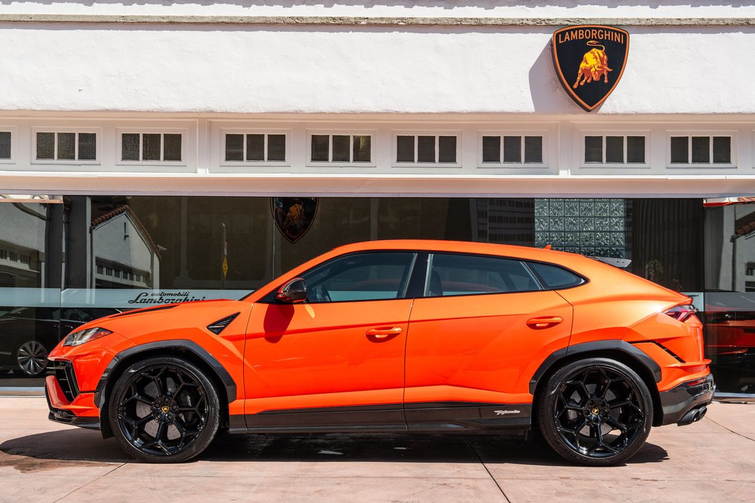 Suv in Beverly Hills, CA, United States 2 - 18946981