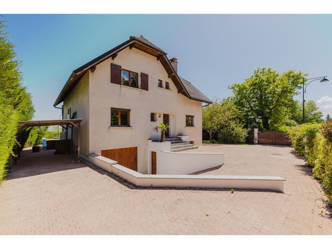 Villa in Échenevex, Auvergne-Rhône-Alpes, France 1 - 18946886