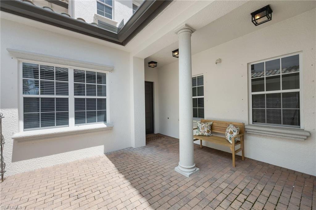 Condo in Naples, Florida, United States 3 - 18947191