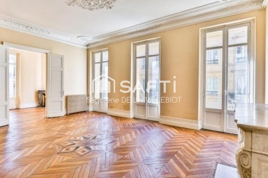 Apartment in Hôtel de Ville-Quinconce-Saint Seurin-Fondaudège, Bordeaux, France 4 - 18947615