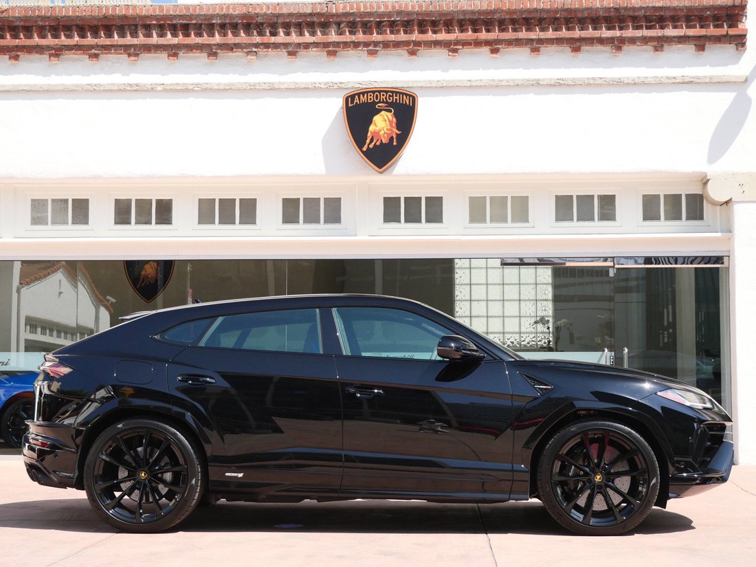 Suv in Beverly Hills, CA, United States 2 - 18946989