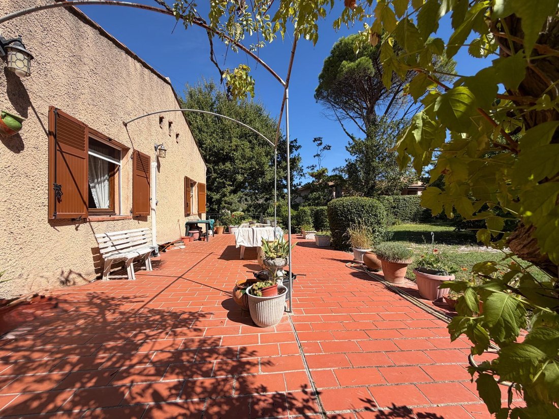 House in Bouc-Bel-Air, Provence-Alpes-Côte d'Azur, France 1 - 18947620